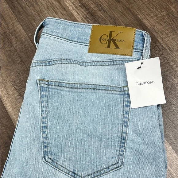 Calvin Klein Womens high-rise, skinny Jeans in Light Blue - Picture 3 of 6
